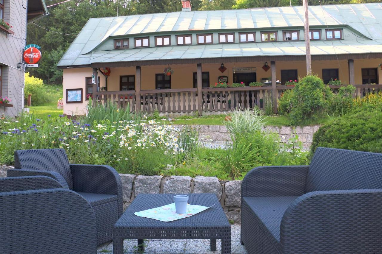 Hotel Maredis Kořenov Exterior foto